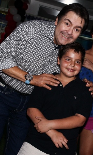 18.fev.2013 - O apresentador Fausto Silva celebrou os nove anos do filho João Guilherme com festa em São Paulo