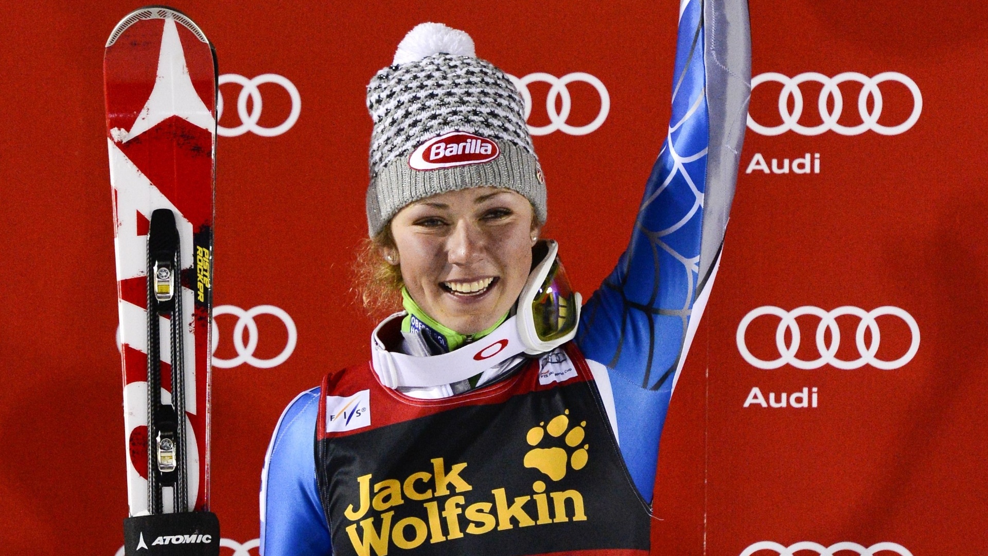 20.dez.2012 - Americana Mikaela Shiffrin comemora vitória na Copa do Mundo de esqui, na Suécia - Jonathan Nackstrand/AFP
