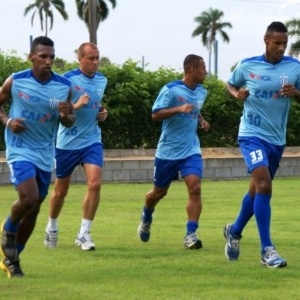 Elenco do Avaí já voltou aos treinos após a derrota para o Figueirense, no sábado passado