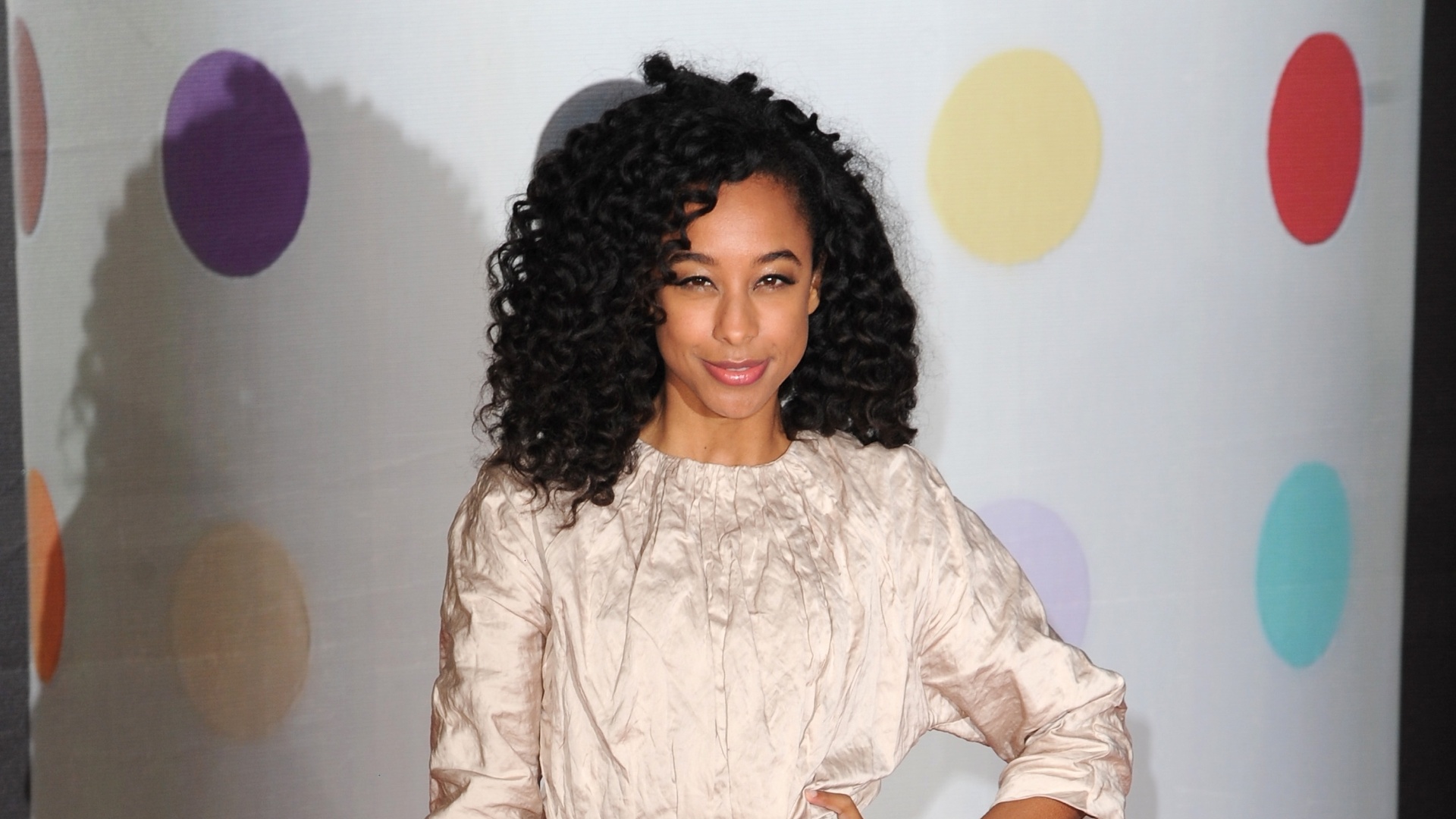 20.fev.2013 - Corinne Rae Bailey prestigiou o Brit Awards 2013, em Londres - Getty Images