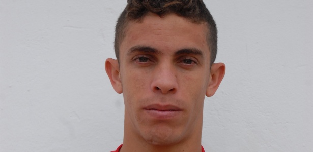 O zagueiro Gabriel Paulista chega ao Vasco para reforçar o setor defensivo em 2013