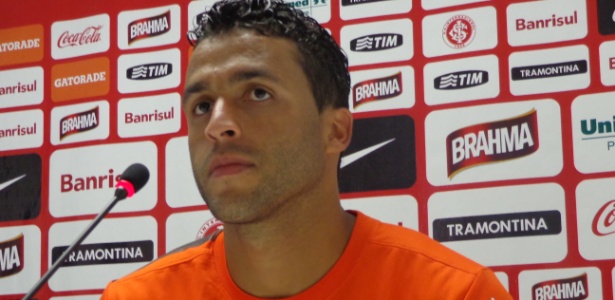 Zagueiro herdou vaga com lesão de Juan e pode seguir na equipe para o Gre-Nal - Jeremias Wernek/UOL Esporte