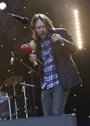 O Radiohead se apresenta no festival inglês Glastonbury em 2011 - AP Photo/Joel Ryan