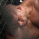 Após saraivada de golpes de Pezão, pernas de Overeem se dobram e holandês é nocauteado no UFC 156, em fevereiro de 2013 - AP