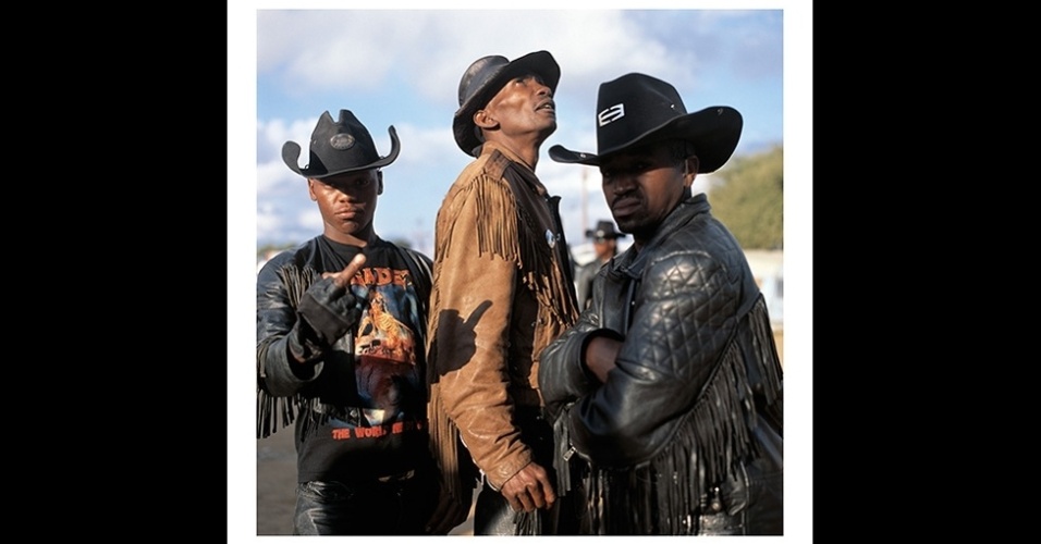 Os membros da marginalizada cultura heavy metal de Botsuana, no sul da África, são o tema do projeto fotográfico "Renegades", de autoria de Frank Marshall. As fotos estão expostas na galeria Rooke, em Johanesburgo, na África do Sul - Frank Marshall/Rooke Gallery