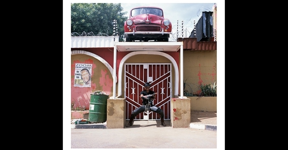 Os membros da marginalizada cultura heavy metal de Botsuana, no sul da África, são o tema do projeto fotográfico "Renegades", de autoria de Frank Marshall. As fotos estão expostas na galeria Rooke, em Johanesburgo, na África do Sul - Frank Marshall/Rooke Gallery