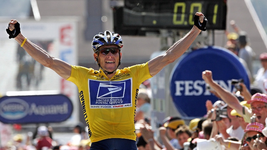 Ex-ciclista foi sete vezes campeão do Tour da França entre 1999 e 2005 - AFP PHOTO/PATRICK KOVARIK