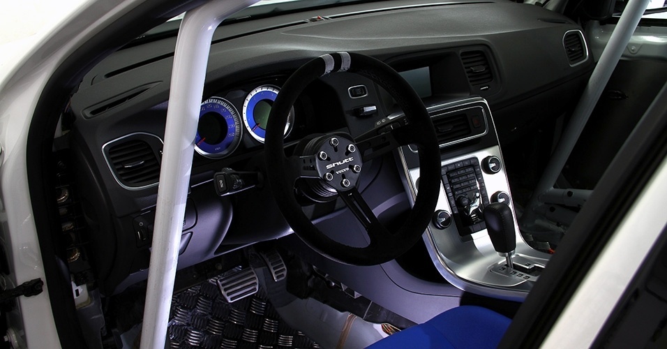 Volvo V60 Racing - Divulgação