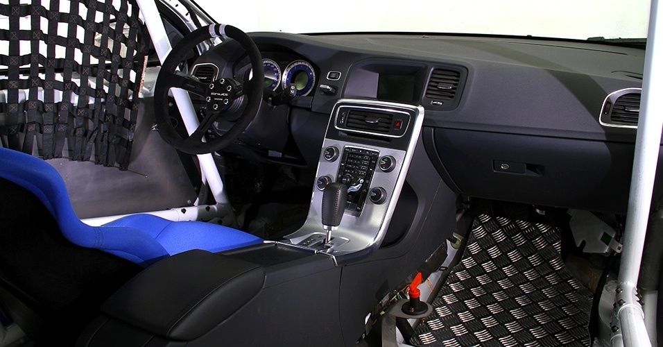 Volvo V60 Racing - Divulgação