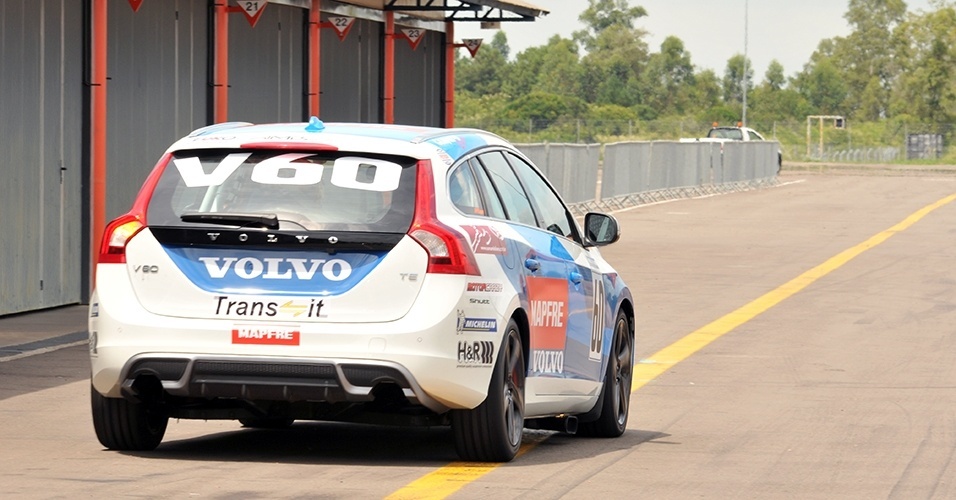 Volvo V60 Racing - Divulgação