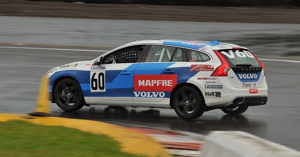 Volvo V60 Racing - Divulgação