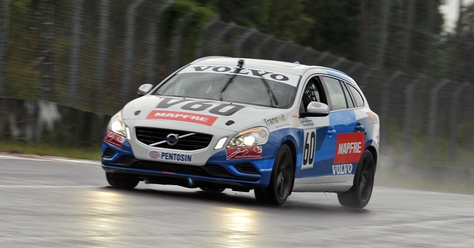 Volvo V60 Racing - Divulgação