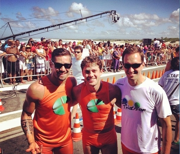 24.fev.2013 - Yuri posta foto no seu Instagram junto com Leonardo Miggiorin e Luciano Burti; os três participaram de competição de triatlo nesta manhã