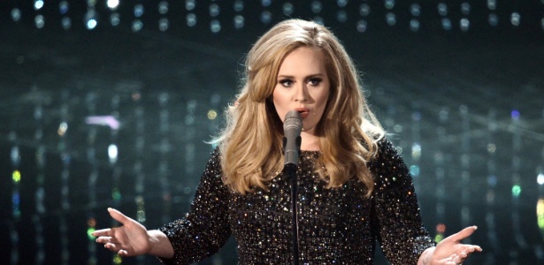 Adele canta "Skyfall" na cerimônia do Oscar 2013