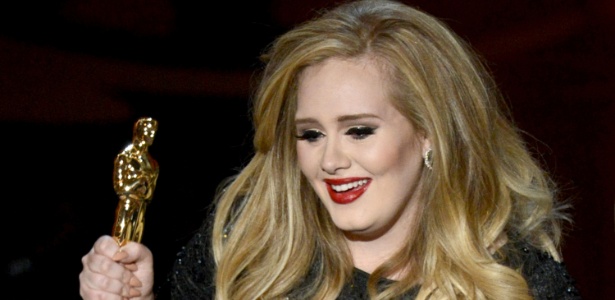24.fev.2013 - Favorita, Adele ganha Oscar por melhor canção; "Skyfall" é tema do mais recente filme do 007 - Getty Images