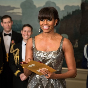 Michelle Obama anunciou no último domingo (24) o vencedor do Oscar de melhor filme para "Argo" - Pete Souza / Casa Branca / AFP Photo