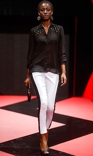 Modelo desfila look da Vitrine & Cia no Mega Polo Moda para o Inverno 2013 (25/02/2013) - Alexandre Schneider/UOL