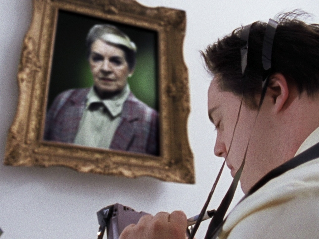 Cena do filme brasileiro "Colegas", dirigido por Marcelo Galvão. Vencedor do Festival de Cinema de Gramado em 2012, o longa mostra uma aventura de três jovens portadores da síndrome de Down, que resolvem imitar as personagens do filme "Thelma e Louise" e saem em busca de sonhos dentro do carro de um jardineiro. O elenco conta com Lima Duarte, Leonardo Miggiorin e Juliana Didone - Divulgação / Europa Filmes