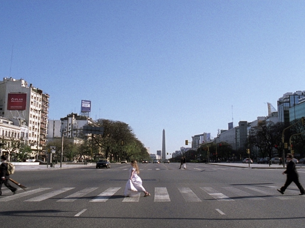 Cena do filme brasileiro "Colegas", dirigido por Marcelo Galvão. Vencedor do Festival de Cinema de Gramado em 2012, o longa mostra uma aventura de três jovens portadores da síndrome de Down, que resolvem imitar as personagens do filme "Thelma e Louise" e saem em busca de sonhos dentro do carro de um jardineiro. O elenco conta com Lima Duarte, Leonardo Miggiorin e Juliana Didone - Divulgação / Europa Filmes