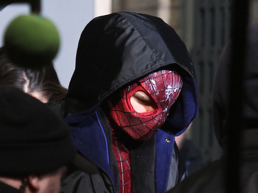 25.fev.2013 - O ator Andrew Garfield grava cenas de "O Espetacular Homem-Aranha 2" nas ruas de Nova York - Luis Jr. e Rodrigo Guerra / Grosby Group