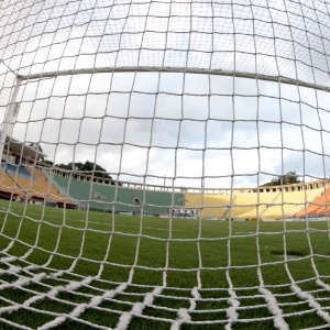 27.fev.2013 - Pacaembu com as arquibancadas vazias para o jogo entre Corinthians e Millonarios - Joel Silva/ Folhapress