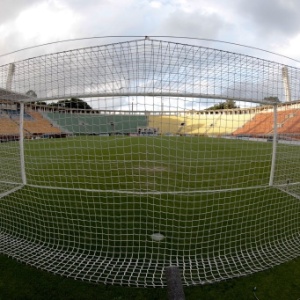 27.fev.2013 - Pacaembu com as arquibancadas vazias para o jogo entre Corinthians e Millonarios - Joel Silva/ Folhapress