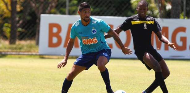 Luan foi o destaque do Cruzeiro ao marcar três gols na vitória sobre o São Paulo por 3 a 0 - Washington Alves/Vipcomm