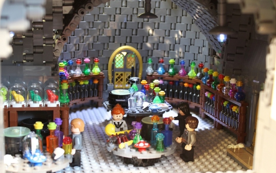 Cena de "Harry Potter" é reproduzida por Alice Finch. A maquete demorou um ano para ficar pronta - Bippity Bricks/Flickr