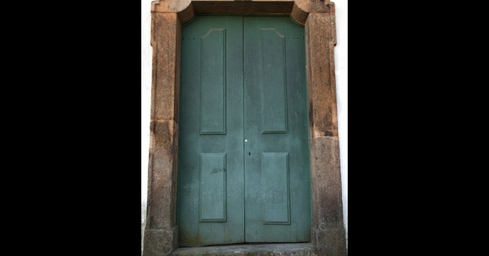 Um ex-policial contou que Ana foi assassinada em um centro de torturas em Petrópolis (RJ). Desde 2012, a Comissão da Verdade brasleira tem recorrido à Lei de Acesso à Informação para trazer à luz documentos históricos ligados a abusos de direitos humanos. Mas há relatos da mídia nacional que indicam que textos ligados aos crimes do regime militar estão desaparecidos e provavelmente foram destruídos - Gustavo Germano