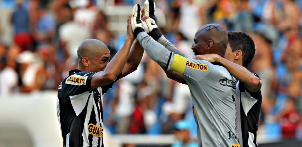 Desenho de peixe de Jefferson chamou atenção durante vitória do Botafogo sobre o Fla - Júlio César Guimarães/UOL
