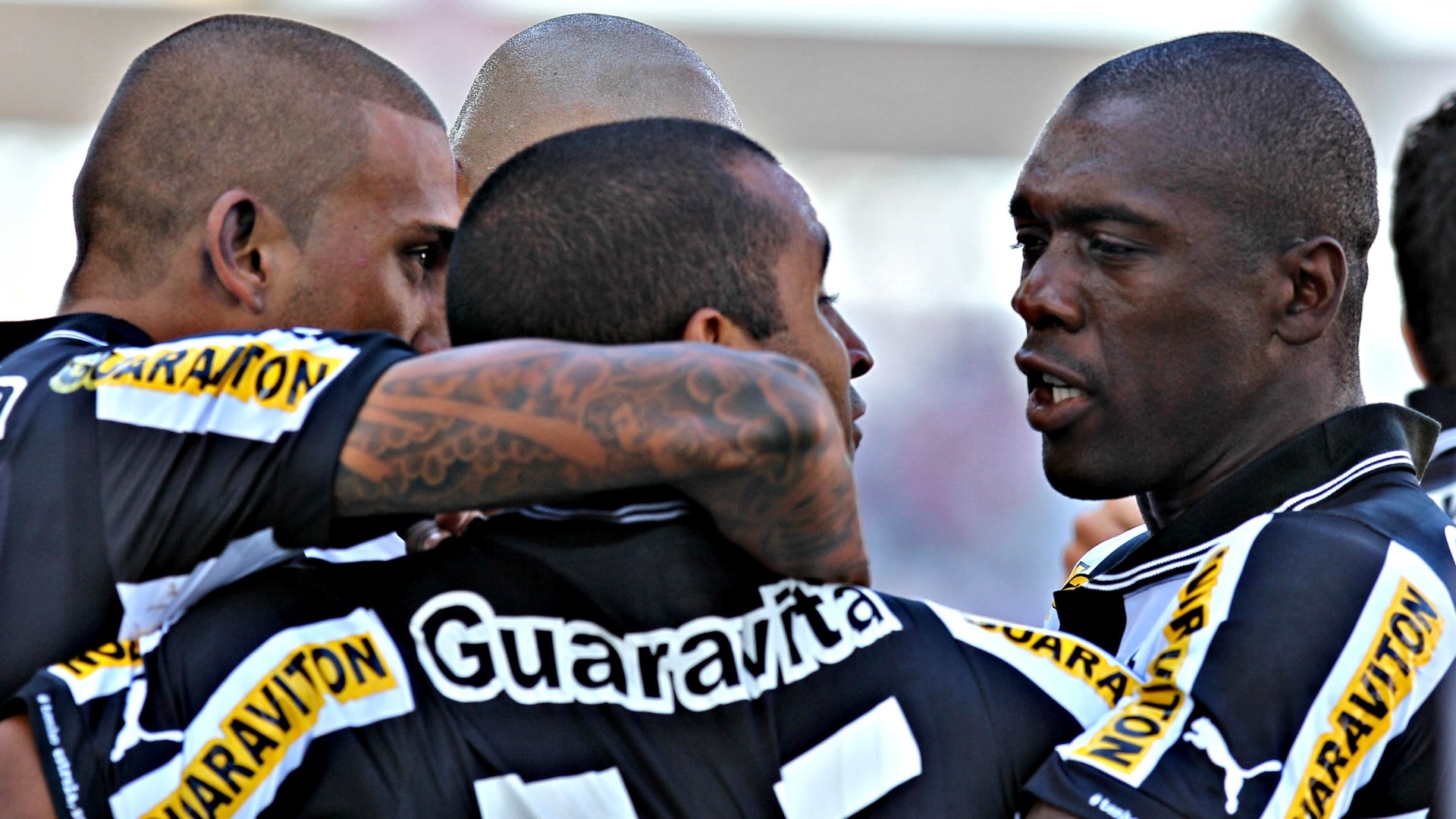 03.mar.2013 - Julio Cesar comemora gol do Botafogo contra o Flamengo na semifinal da Taça Guanabara - Júlio César Guimarães/UOL