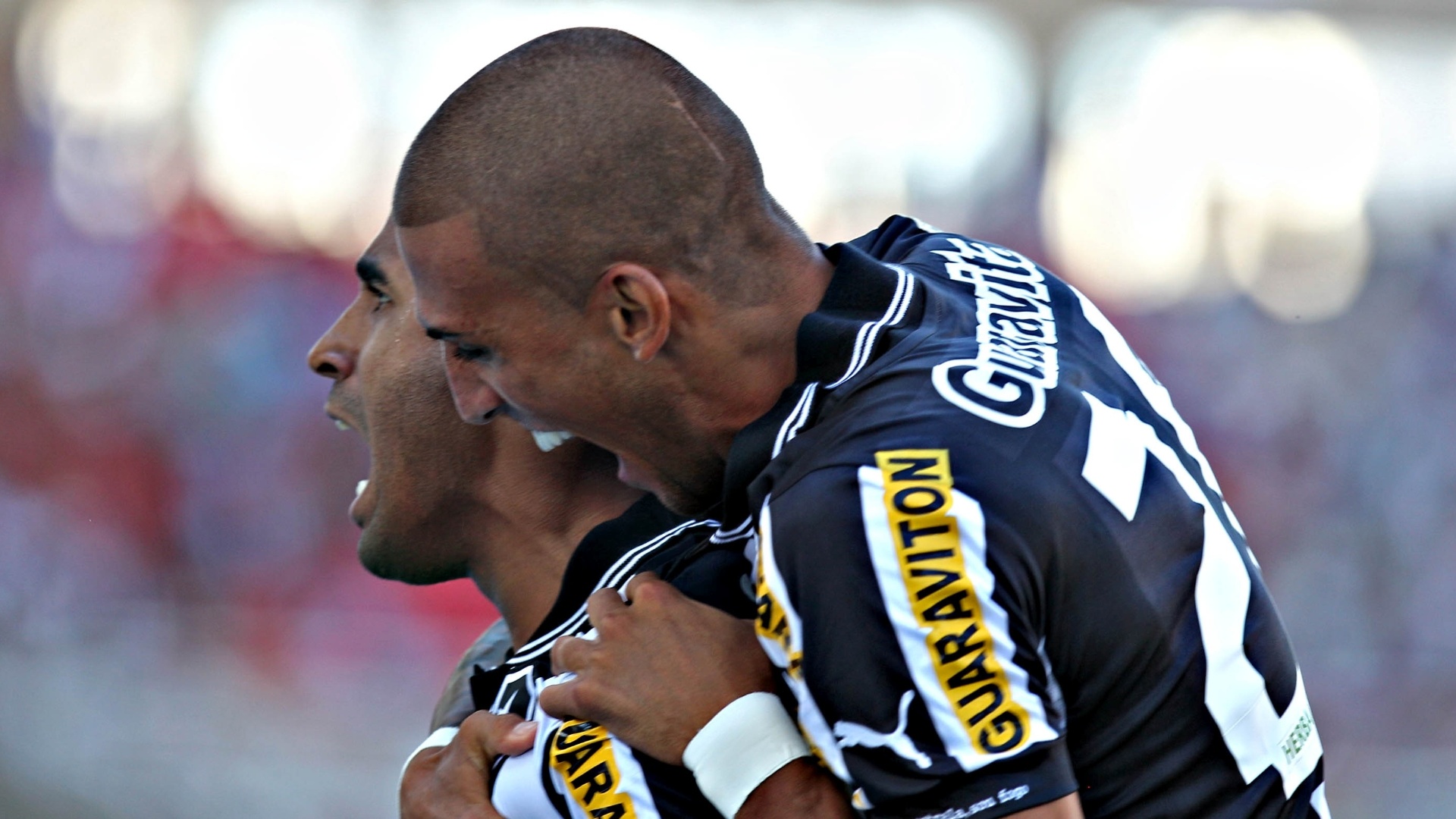 03.mar.2013 - Julio Cesar comemora gol do Botafogo contra o Flamengo na semifinal da Taça Guanabara - Júlio César Guimarães/UOL