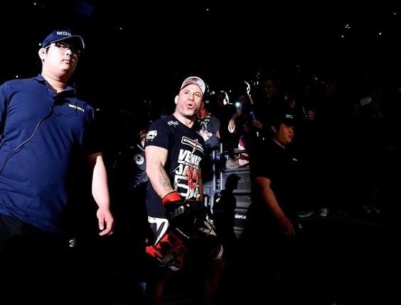 Brasileiro Wanderlei Silva em sua entrada no octógono ao retornar ao Japão para uma luta após os tempos do Pride - Josh Hedges/Zuffa LLC/Zuffa LLC via Getty Images