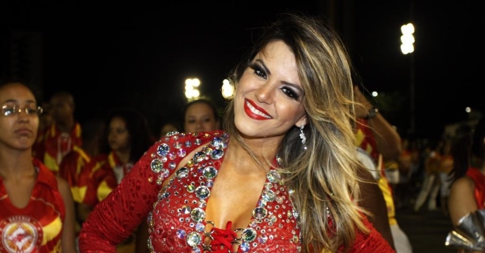 4.mar.2013 - A ex-panicat Tânia Oliveira