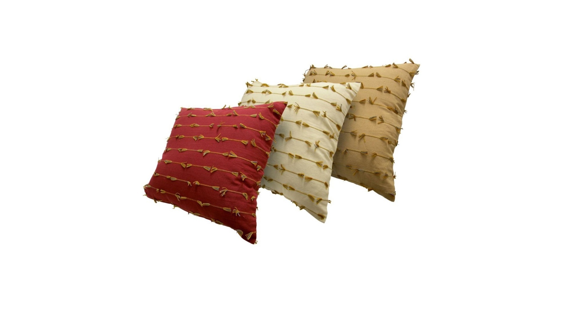 Capas para almofadas feitas de algodão, da Espaço Til (www.espacotil.com.br), importadas da Índia. O detalhe do acabamento funciona bem com sofá liso, de cor neutra. Preços sob consulta I Preços pesquisados em março de 2013 e sujeitos a alterações - Divulgação