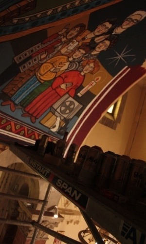 O grafiteiro espanhol Raúl Sanchez Araque, também conhecido como House, usou spray na igreja Santa Eulalia, da cidade catalã de l'Hospitalet, perto de Barcelona - House