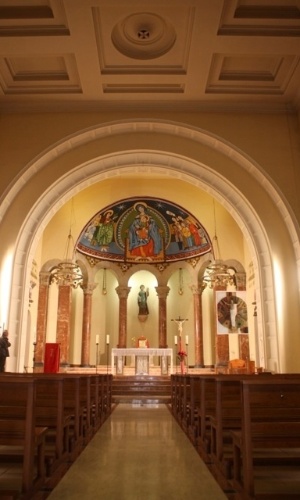 O grafiteiro espanhol Raúl Sanchez Araque, também conhecido como House, usou spray na igreja Santa Eulalia, da cidade catalã de l'Hospitalet, perto de Barcelona - House