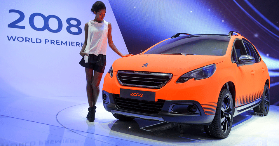 Peugeot 2008 de produção é apresentado no Salão de Genebra 2013 - Fabrice Coffrini/AFP