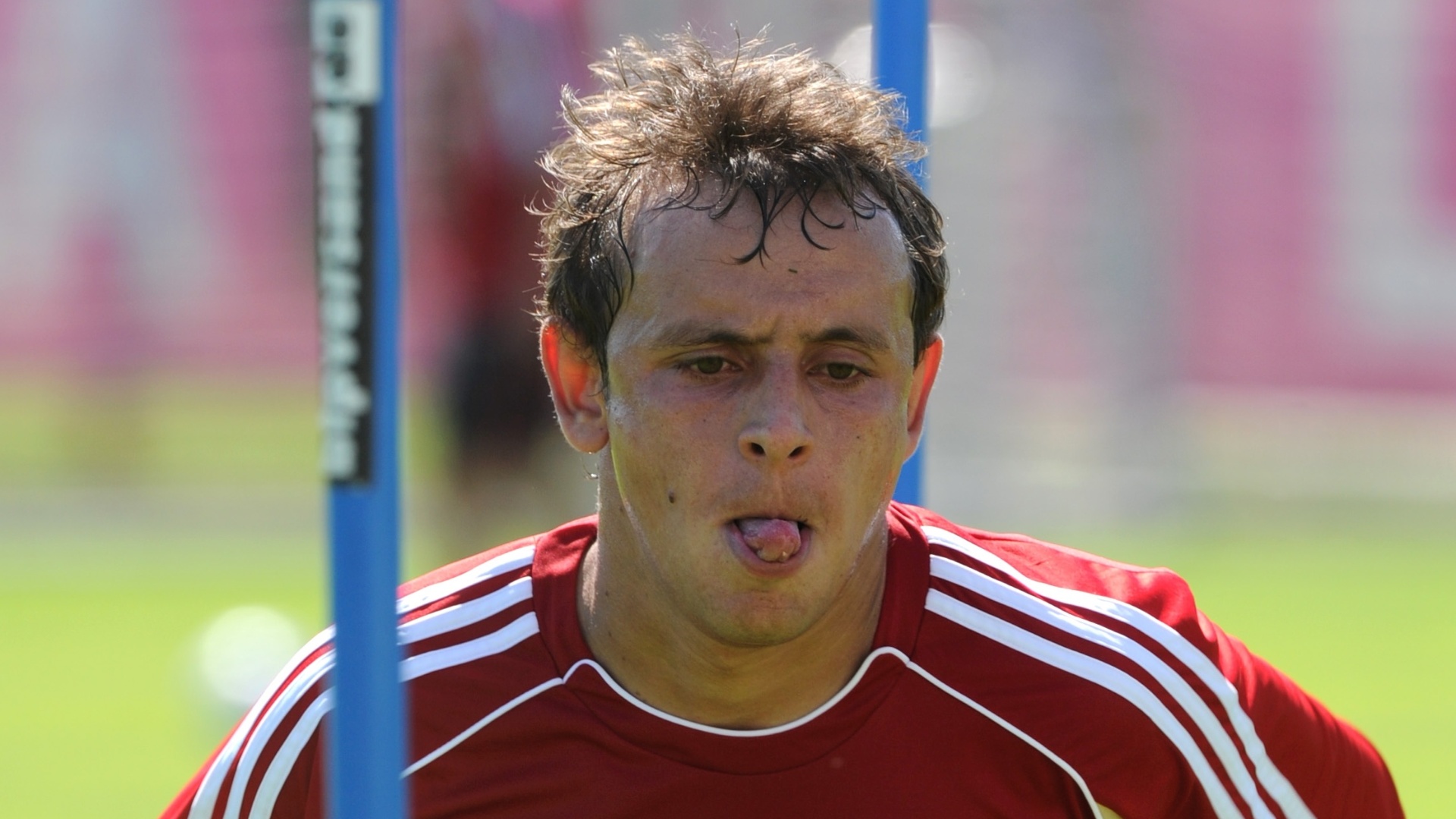 Rafinha, lateral-direito do Bayern de Munique - AFP PHOTO / CHRISTOF STACHE