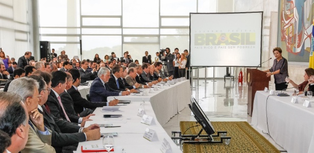 Dilma Rousseff participou na manhã de hoje de uma reunião com governadores e prefeitos, em Brasília