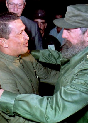 O presidente a Venezuela Hugo Chávez com o então presidente de Cuba, Fidel Castro - Adalberto Roque/AFP Photo
