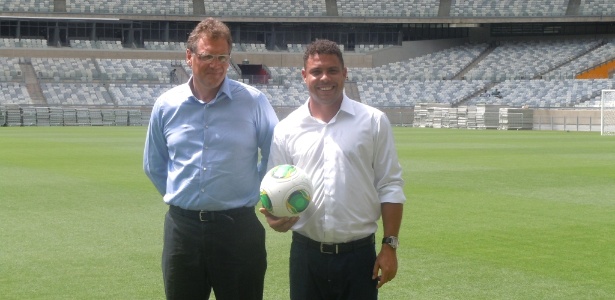 Valcke e Ronaldo creem que problemas serão solucionados até a Copa das Confederações 