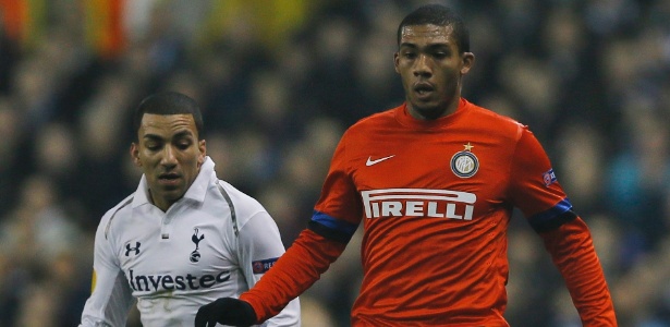 Zagueiro Juan começou como titular na Inter, mas foi substituído logo no intervalo - AP Photo/Kirsty Wigglesworth