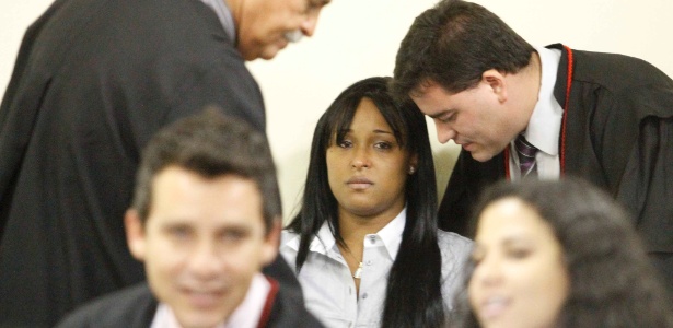 Dayanne Souza, ex-mulher de Bruno, assiste no banco dos réus ao seu julgamento - Washington Alves/Light Press