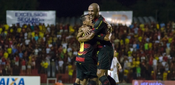 O zagueiro Gabriel marcou o gol do Sport durante empate com o Pesqueira - Site oficial do Sport
