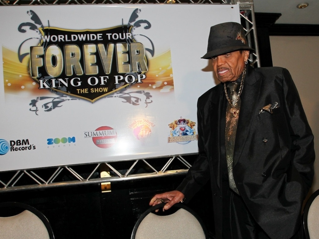 8.mar.2013 - Joe Jackson, pai do popstar Michael Jackson, participa de coletiva do musical "Forever King of Pop", em São Paulo - Manuela Scarpa/Foto Rio News