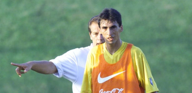 Leomar foi convocado por Emerson Leão para a seleção em 2001