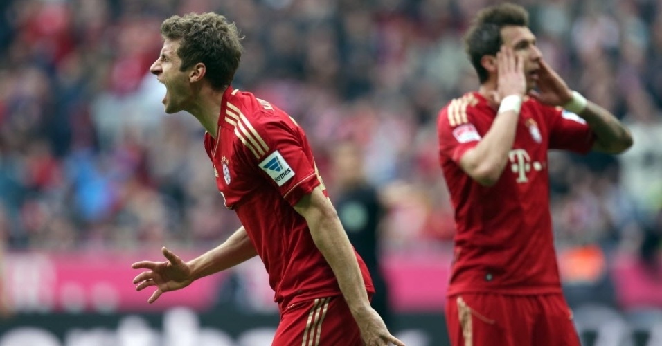 09.mar.2013 - Thomas Muller comemora depois de marcar para o Bayern de Munique contra o Fortuna Düsseldorf, pelo Campeonato Alemão