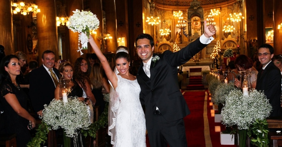 9.mar.2013 - Diego Bernardi, irmão da atriz Paloma Bernardi, se casou com Karina na Igreja Santuário do Sagrado Coração de Jesus, no bairro de Campos Elísios, em São Paulo