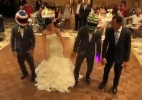 Rubinho, Castroneves e Kanaan fazem "Harlem Shake" em casamento e até noiva entra na dança; assista